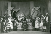 Bar aux Folies-Bergère (de Valois, 1934). Photographer unknown. RDC/PD/01/71/1