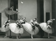 Foyer de Danse (Ashton, 1932): Alicia Markova (on stairs), Suzette Morfield, Betty Cuff, Elisabeth Schooling, Elizabeth Ruxton, Andrée Howard, Prudence Hyman. The stairs to the dressing room were incorporated into the staging at the Mercury Theatre. Photo © Bertram Park. RDC/PD/01/61/1