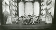 Gala Performance (Tudor, 1938/1940): Melbourne, 1940. Photo © Jean Stewart. RDC/PD/01/112/2